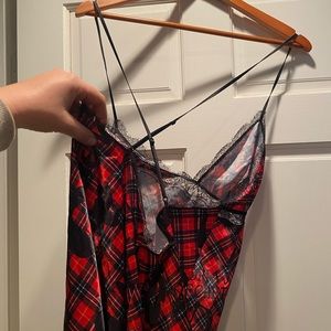 Victoria secrete intimate slip size medium